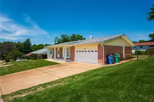 4347 Varano Dr, Florissant, MO 63033 - Photo 2