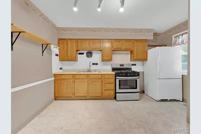 8904 Olden Avenue, Saint Louis, MO 63114 - Photo 10