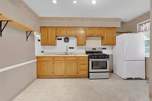 8904 Olden Ave, Saint Louis, MO 63114 - Photo 10