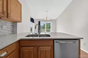 812 Whispering Village Cir, Ballwin, MO 63021 - Photo 16
