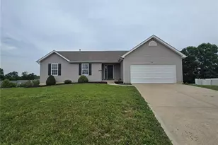 10 Sugarberry Ct, Troy, MO 63379 - Photo 2