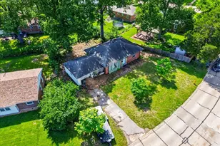 711 Chopin Dr, Kirkwood, MO 63122 - Photo 1