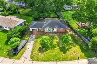 711 Chopin Dr, Kirkwood, MO 63122 - Photo 2