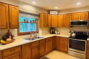 4141 Windmere Dr, Hannibal, MO 63401 - Photo 6