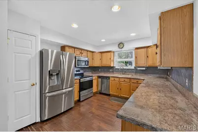 4590 Grandcastle Drive, Saint Louis, MO 63128 - Photo 12