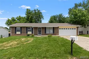 7 Sunnyfield Rd, Saint Peters, MO 63376 - Photo 1