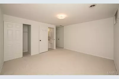11365 Brierhall Circle, Maryland Heights, MO 63043 - Photo 36