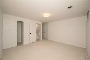 11365 Brierhall Cir, Maryland Heights, MO 63043 - Photo 36