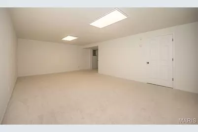 11365 Brierhall Circle, Maryland Heights, MO 63043 - Photo 32