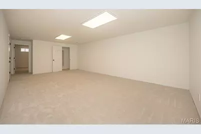 11365 Brierhall Circle, Maryland Heights, MO 63043 - Photo 30