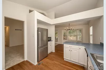 11365 Brierhall Circle, Maryland Heights, MO 63043 - Photo 14