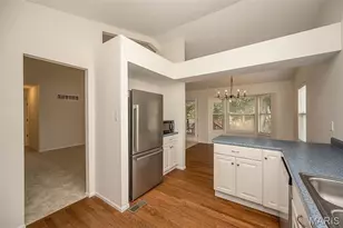 11365 Brierhall Cir, Maryland Heights, MO 63043 - Photo 14