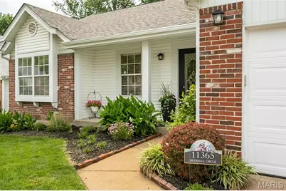 11365 Brierhall Circle, Maryland Heights, MO 63043 - Photo 4