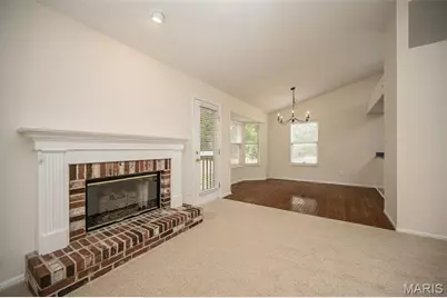 11365 Brierhall Circle, Maryland Heights, MO 63043 - Photo 8