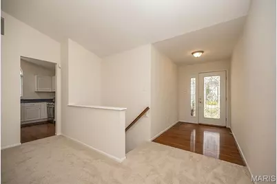 11365 Brierhall Circle, Maryland Heights, MO 63043 - Photo 6