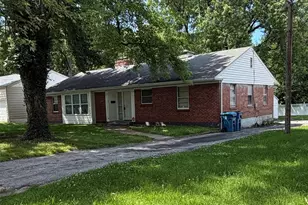 107 Habecking Dr, Saint Louis, MO 63137 - Photo 2