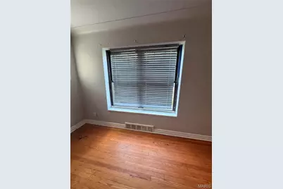 1739 Grape Avenue, Saint Louis, MO 63147 - Photo 8