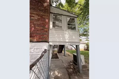1739 Grape Avenue, Saint Louis, MO 63147 - Photo 32