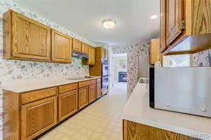 15328 Golden Rain Dr, Chesterfield, MO 63017 - Photo 20