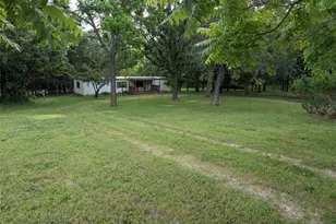 19901 Providence Dr, Lebanon, MO 65536 - Photo 42