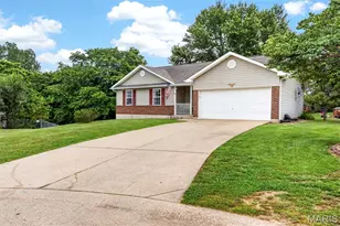 324 Lyons Dr, Troy, MO 63379 - Photo 2