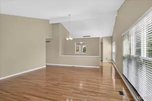 5421 Ct Of Cedars, Saint Louis, MO 63128 - Photo 6