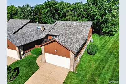 5421 Court Of Cedars, Saint Louis, MO 63128 - Photo 32