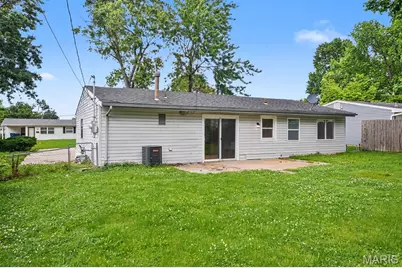 9620 Saint Girard Lane, Edmundson, MO 63134 - Photo 8