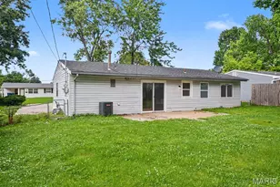 9620 St Girard Ln, Edmundson, MO 63134 - Photo 8