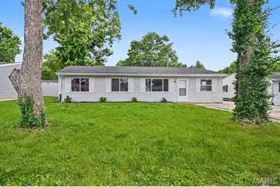 9620 Saint Girard Lane, Edmundson, MO 63134 - Photo 6