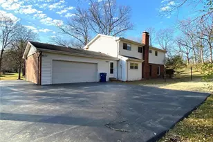 54 Morwood Ln, Creve Coeur, MO 63141 - Photo 14