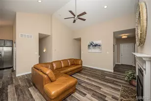 746 Windberry Ct, Kirkwood, MO 63122 - Photo 8