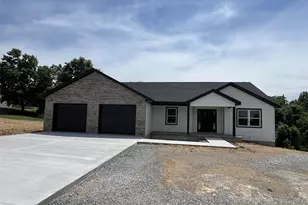 705 McIntosh Ct, Hannibal, MO 63401 - Photo 2