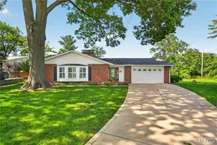 11929 Paradise Ln, Des Peres, MO 63131 - Photo 2