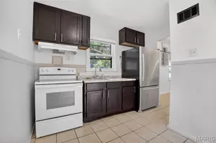 346 Mueller Ave, Ferguson, MO 63135 - Photo 10