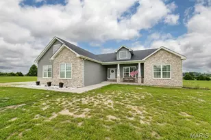 22845 Jewell Lynn Ct, Warrenton, MO 63383 - Photo 2