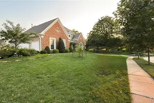 2154 White Ln Dr, Chesterfield, MO 63017 - Photo 2