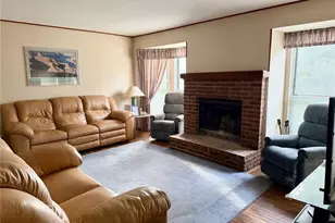 4162 Bugle Bend Dr, Florissant, MO 63034 - Photo 6