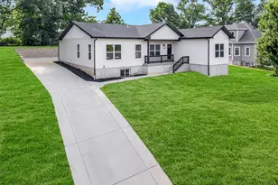211 Fee Fee Rd, Maryland Heights, MO 63043 - Photo 4