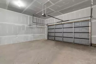 211 Fee Fee Rd, Maryland Heights, MO 63043 - Photo 30