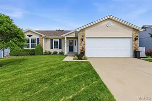 4 Cambourne Ct, Saint Peters, MO 63376 - Photo 1