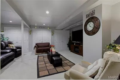 13025 Kinsley Heights Drive, Florissant, MO 63033 - Photo 24