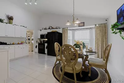 13025 Kinsley Heights Drive, Florissant, MO 63033 - Photo 6