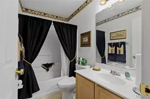 13025 Kinsley Hts Dr, Florissant, MO 63033 - Photo 14