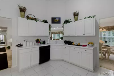 13025 Kinsley Heights Drive, Florissant, MO 63033 - Photo 8