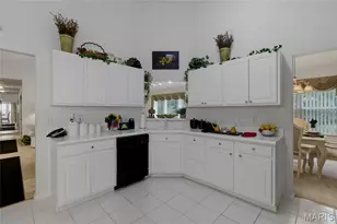 13025 Kinsley Hts Dr, Florissant, MO 63033 - Photo 8