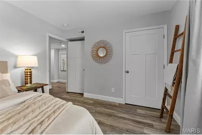 9102 W Swan Circle, Brentwood, MO 63144 - Photo 12