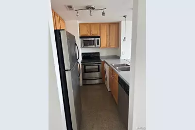 5330 Pershing Avenue #503, Saint Louis, MO 63112 - Photo 2