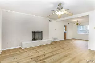 8201 Braddock Dr, University City, MO 63132 - Photo 6