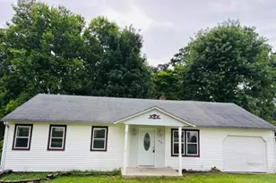 436 Hickory St, Shelbyville, MO 65565 - Photo 2